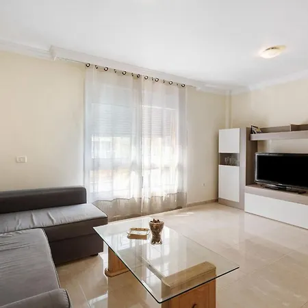 Charming 2-bedroom In Playa San Juan, Spain *