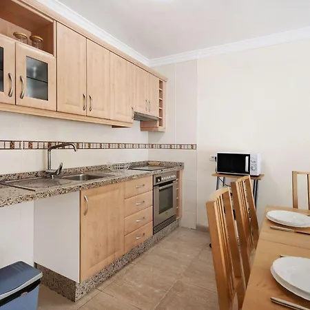 Charming 2-bedroom In Playa San Juan, Spain Διαμέρισμα *